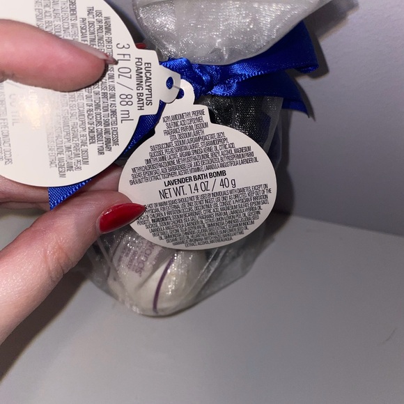 Dr Teals Eucalyptus and Lavender Bath and Body Set 3 Piece Gift Set - Picture 3 of 3